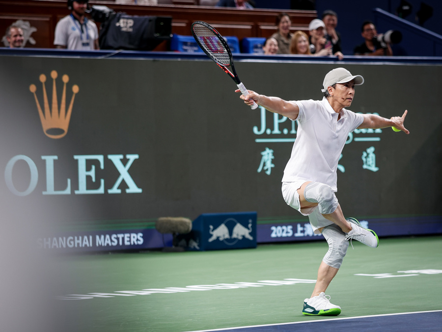 压轴举行, EAA 压轴举行, EAA