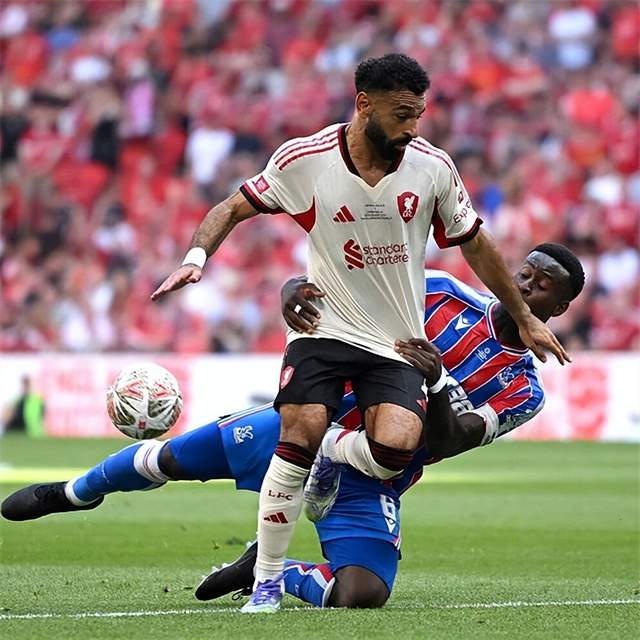 拜仁, 格伊险些加