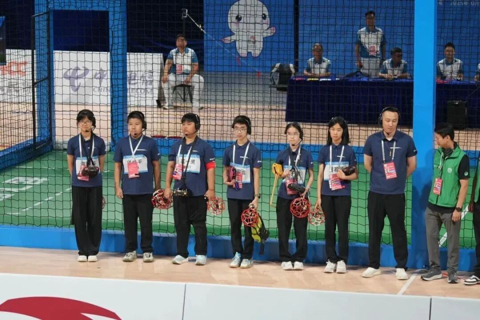 球形无人机, GnOyM, 面对劲旅毫